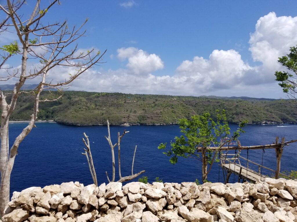 チュニガン島　Ceningan Cliffs